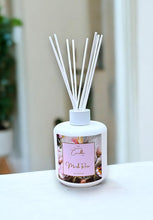 Load image into Gallery viewer, Musk Rose Reed Diffuser
